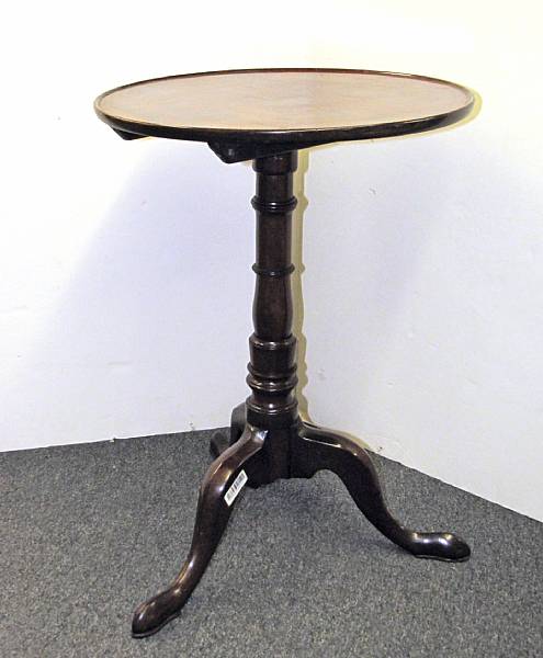 Appraisal: An American Federal mahogany candlestand height in