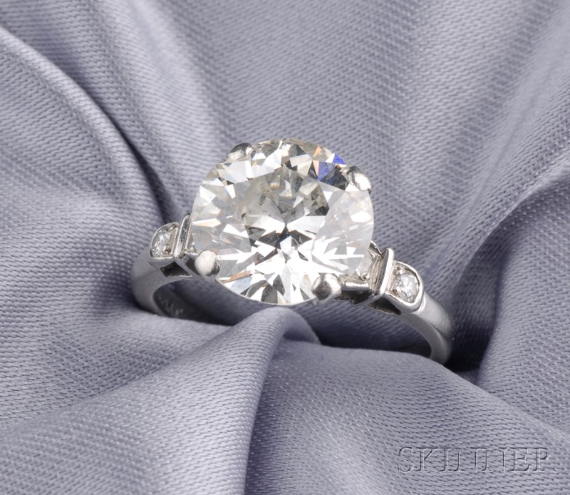 Appraisal: Platinum and Diamond Solitaire prong-set with an old European-cut diamond