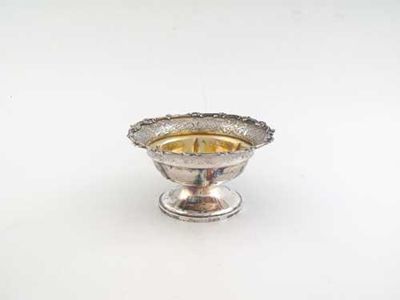 Appraisal: A Victorian sugar bowl on a pedestal foot with an