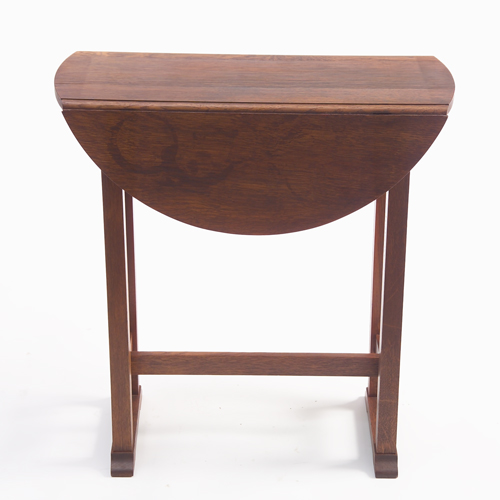 Appraisal: STICKLEY BROTHERS Small drop-leaf table with shoe feet opening to