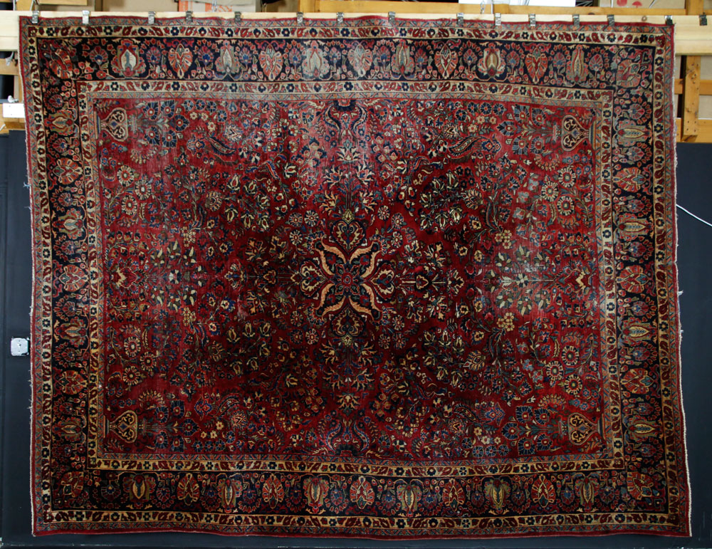 Appraisal: - Antique Persian Sarouk Rug Antique Persian Sarouk rug '