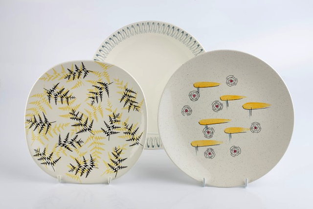 Appraisal: J G MeakinThree one-off plates with black and yellow fern