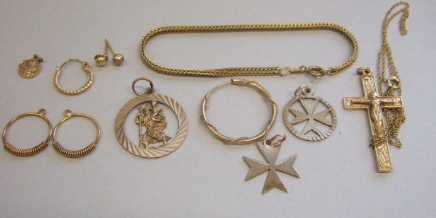 Appraisal: Mostly ct gold jewellery comprising a herringbone link bracelet a