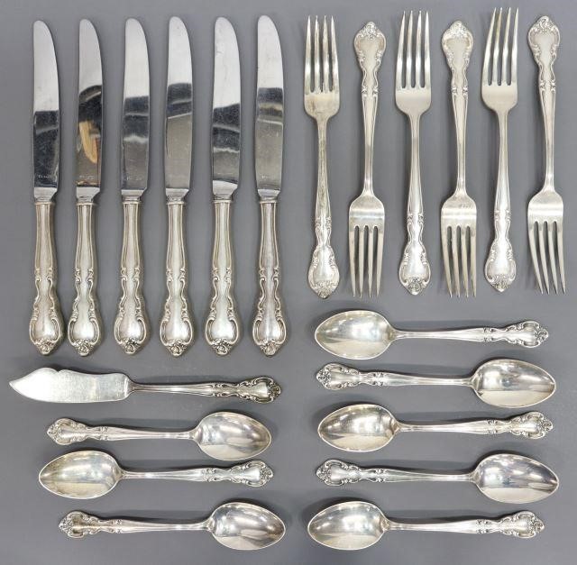 Appraisal: set of Easterling sterling silver partial flatware service in the