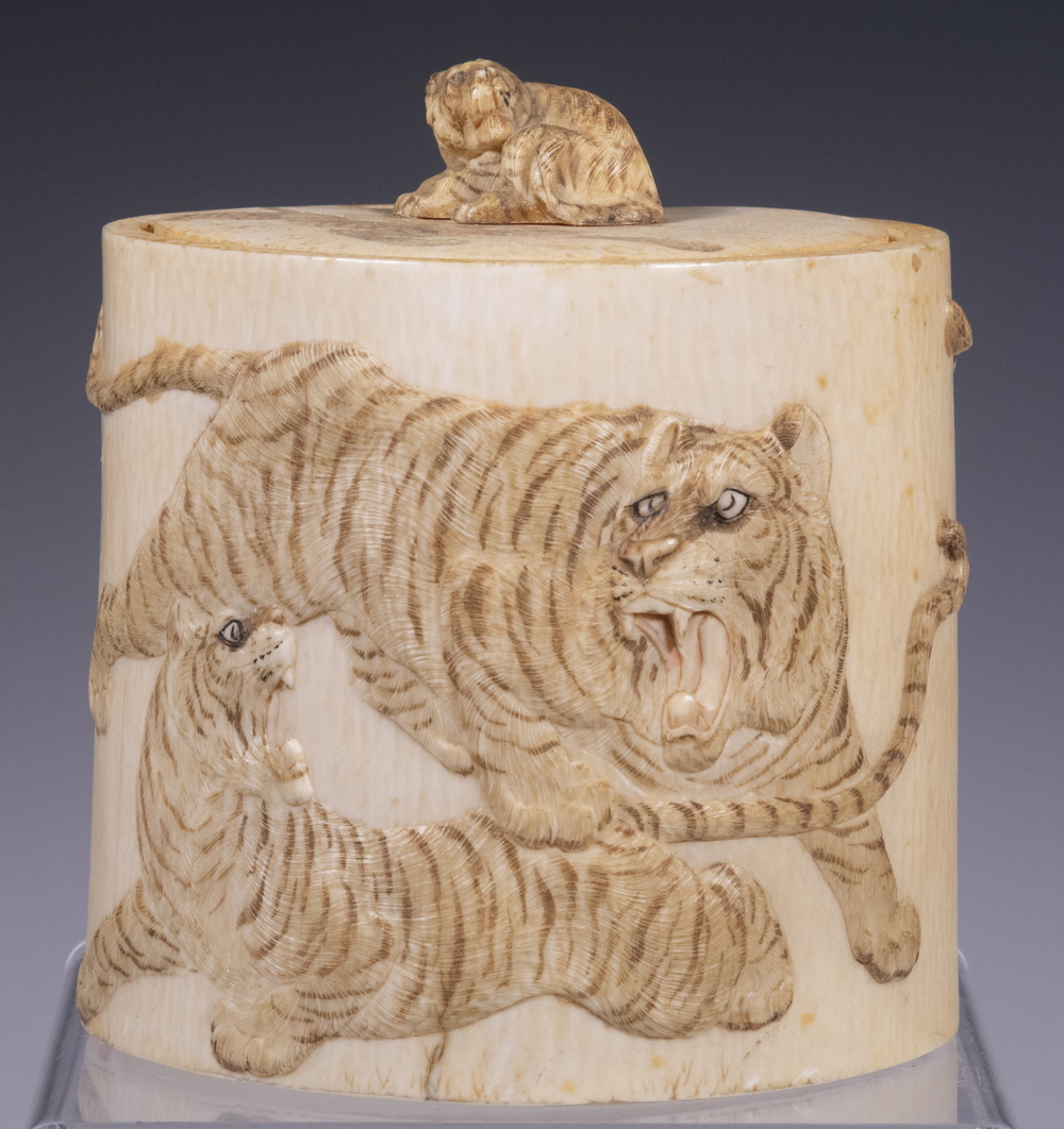 Appraisal: TH C JAPANESE BOX WITH TIGERS FINIAL Covered Box from