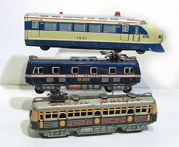 Appraisal: Japanese Lithographed metal trains A grouping of toy trains and