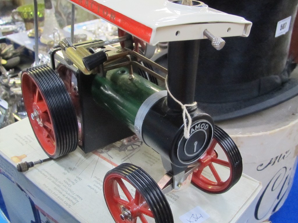 Appraisal: Mamod model steam tractor in original box