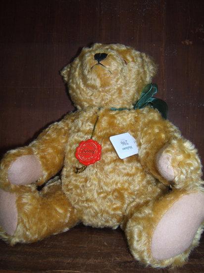 Appraisal: A Hermann mohair teddy bear with growler high