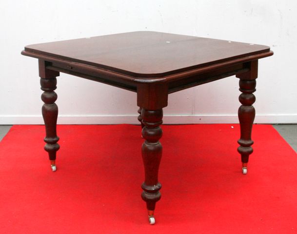 Appraisal: A th Century cedar dining table with one leaf