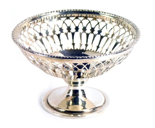 Appraisal: A George V silver sugar basket with fine pierced detail