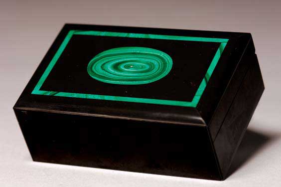 Appraisal: BLACK ONYX MALACHITE BOX Democratic Republic of the Congo Hand