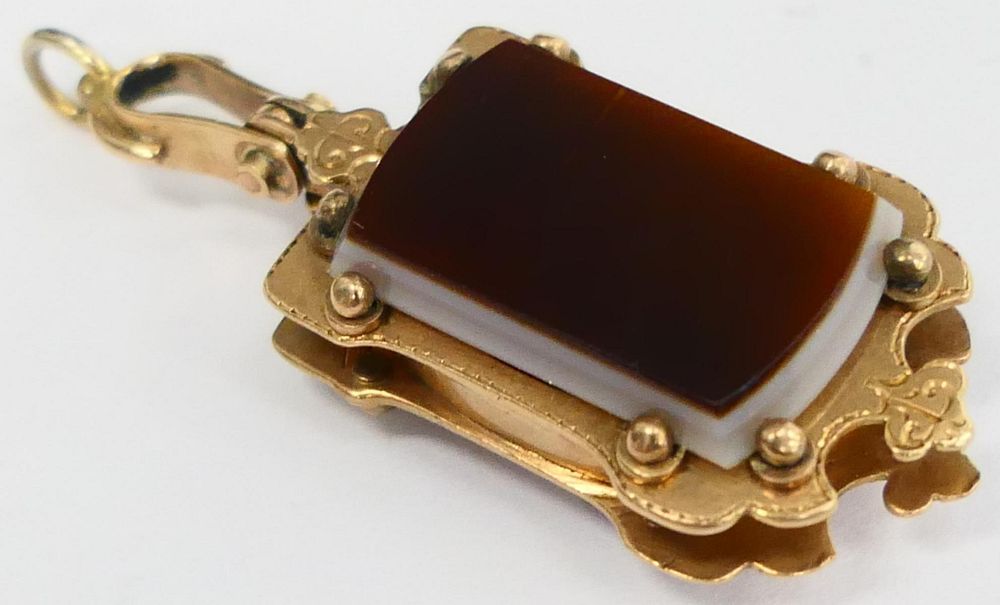 Appraisal: VICTORIAN KT Y GOLD CARNELLIAN PENDANT Rectangular in design about