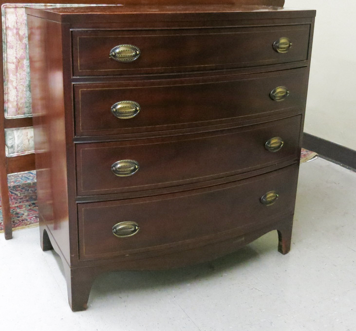 Appraisal: FEDERAL STYLE MAHOGANY BACHELOR'S CHEST Heritage-Henredon a cross-licensing venture of