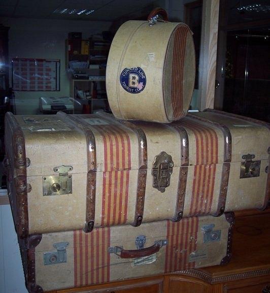 Appraisal: A three-piece luggage set comprising cabin trunk suitcase and hat