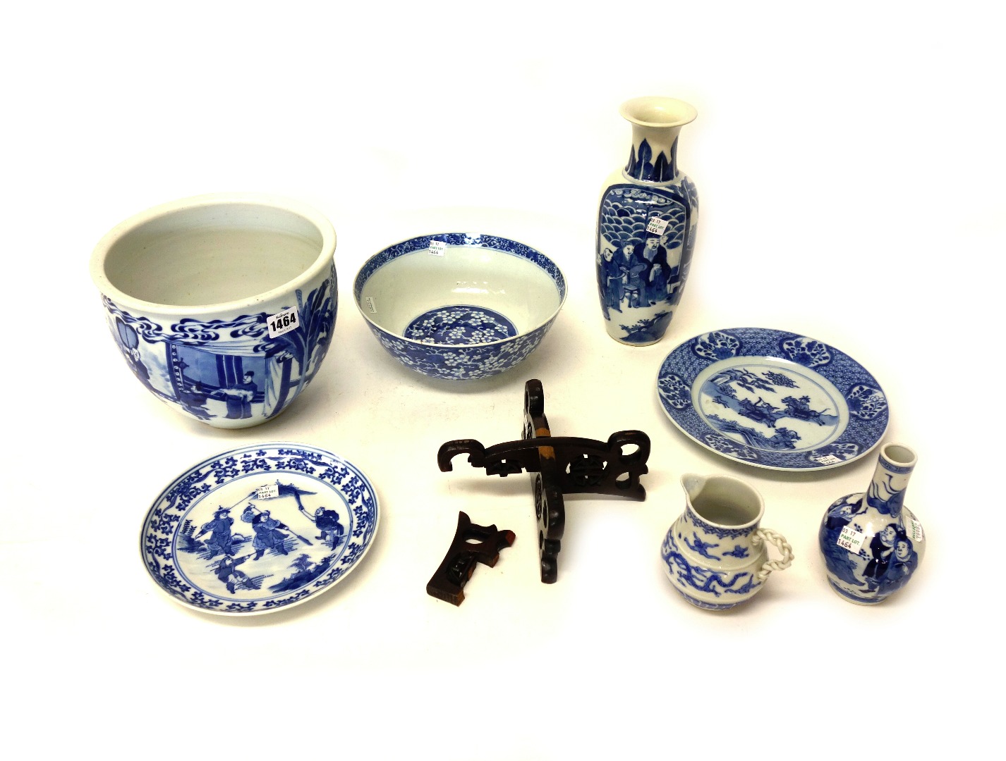 Appraisal: A group of Chinese blue and white porcelain late th