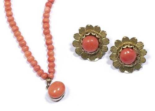 Appraisal: CORAL NECKLACE WITH CLIP EARRINGS ca Fastener in red gold