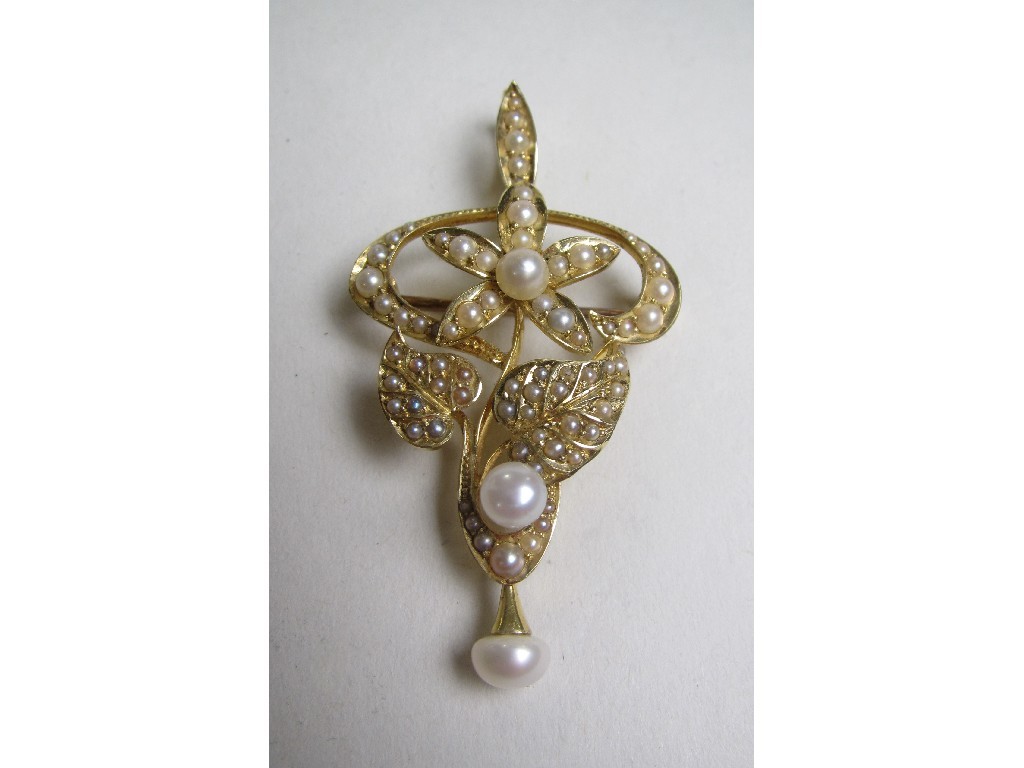 Appraisal: Fifteen carat gold pendant brooch set with cultured pearls and