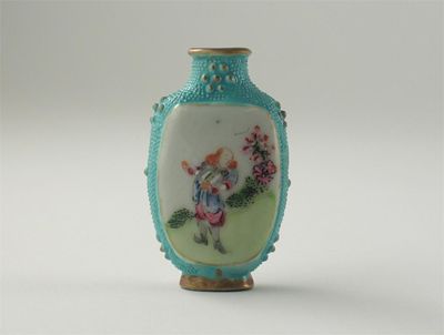 Appraisal: A Chinese moulded snuff bottle painted with European figures a