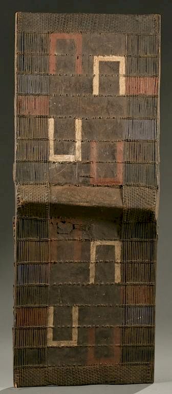 Appraisal: DRC polychrome wicker shield th c An arched rectangular shaped