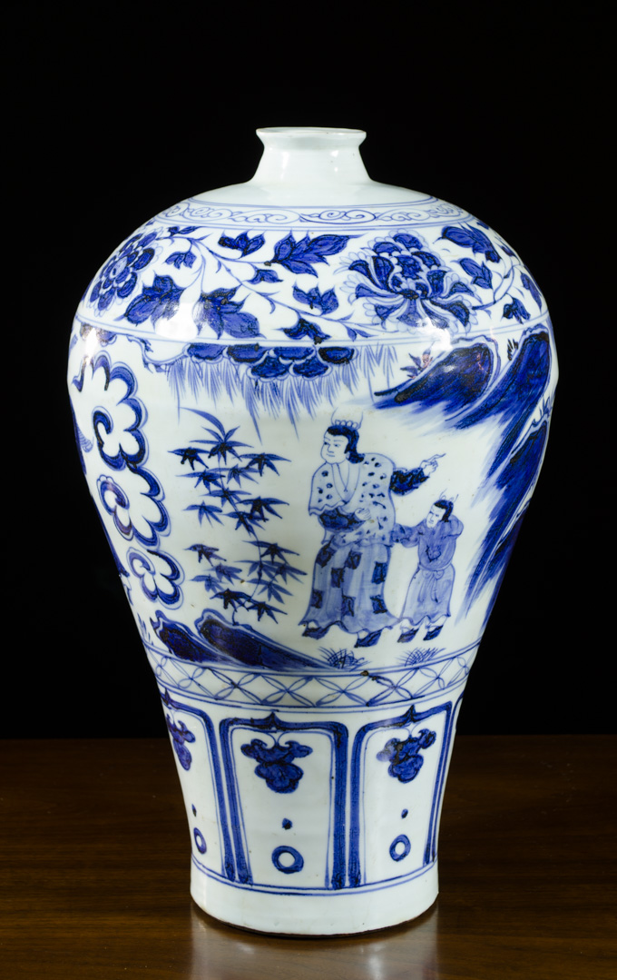 Appraisal: CHINESE QING STYLE PORCELAIN BLUE AND WHITE VASE baluster form