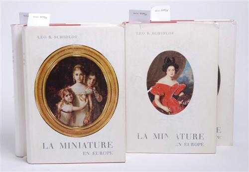 Appraisal: LOT VON B CHERN B nde LA MINIATURE EN EUROPE