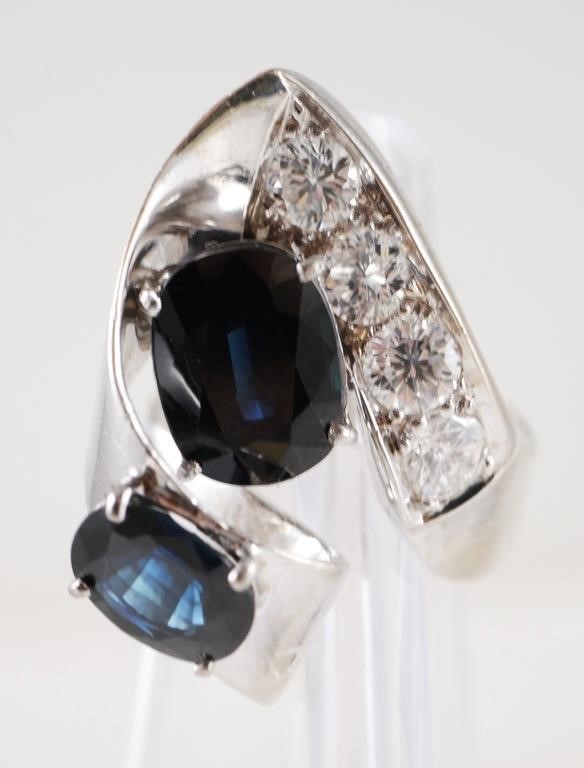 Appraisal: K LADIES WHITE GOLD SAPPHIRE DIAMOND RINGWomen's white gold sapphire