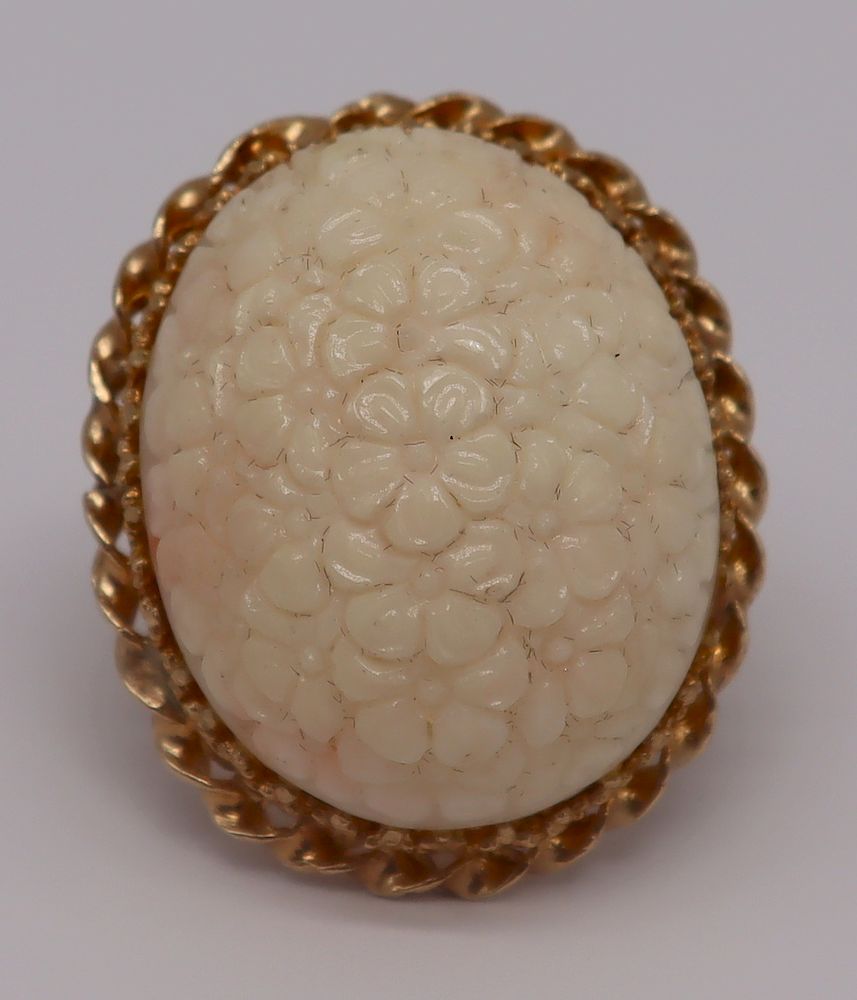 Appraisal: JEWELRY kt Gold and Coral Cocktail Ring Vintage kt yellow