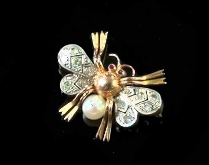 Appraisal: Fourteen-Karat Yellow Gold and Platinum Bee Brooch featuring two round-cut