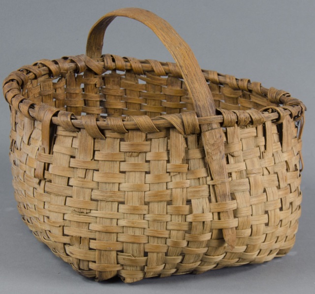 Appraisal: Round Oak Splint Basket with Notched HandleGood condition x x