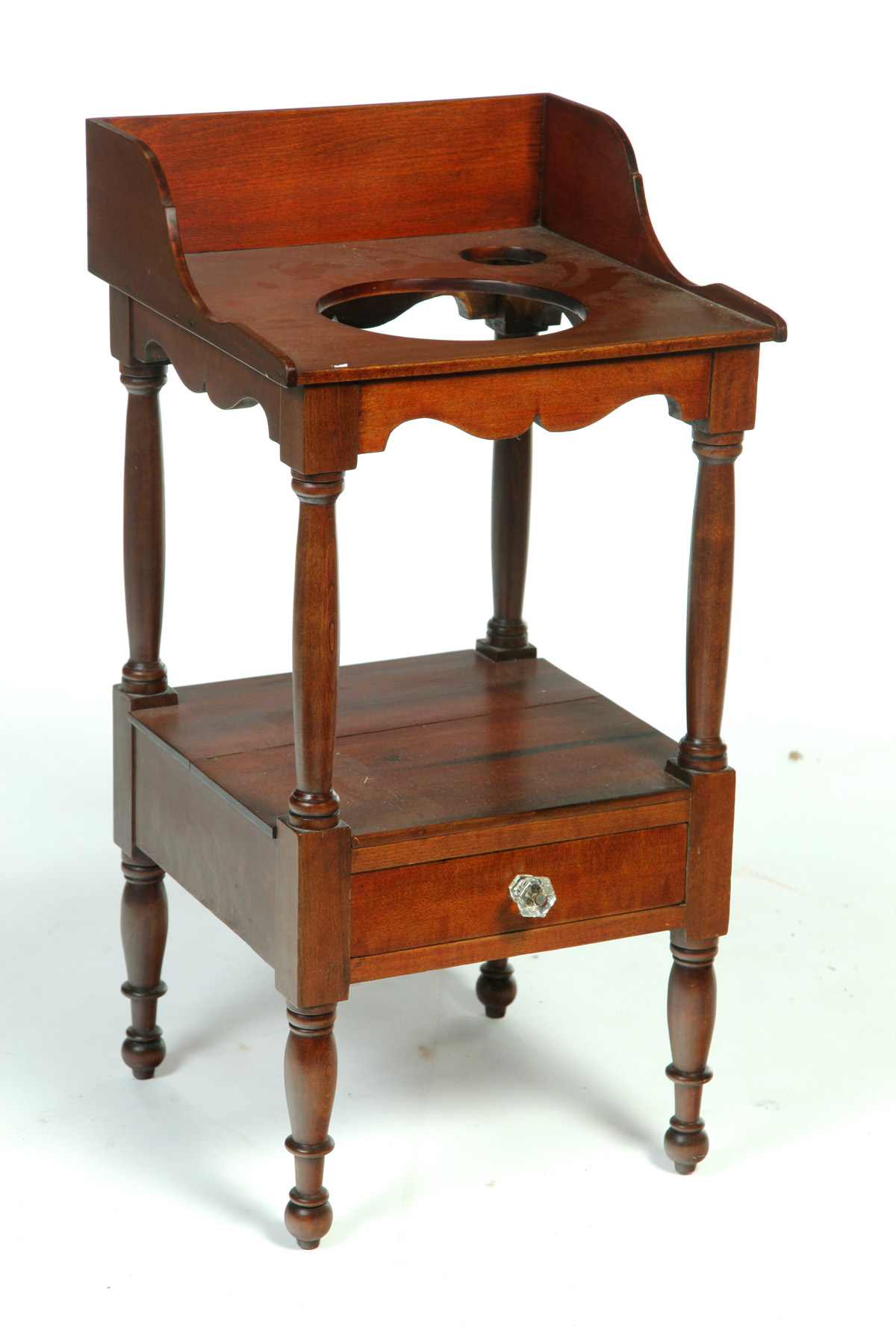 Appraisal: WASHSTAND American Backsplash with shaped sides above a lower shelf