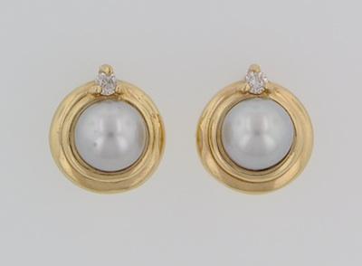 Appraisal: A Pair of Elegant Grey Pearl And Diamond Earrings k