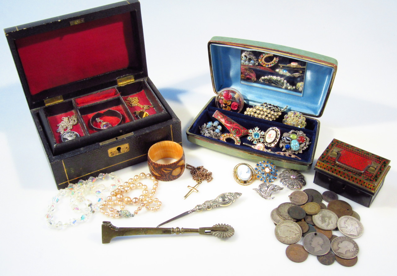 Appraisal: Various costume jewellery coins jewellery boxes etc to include Victorian