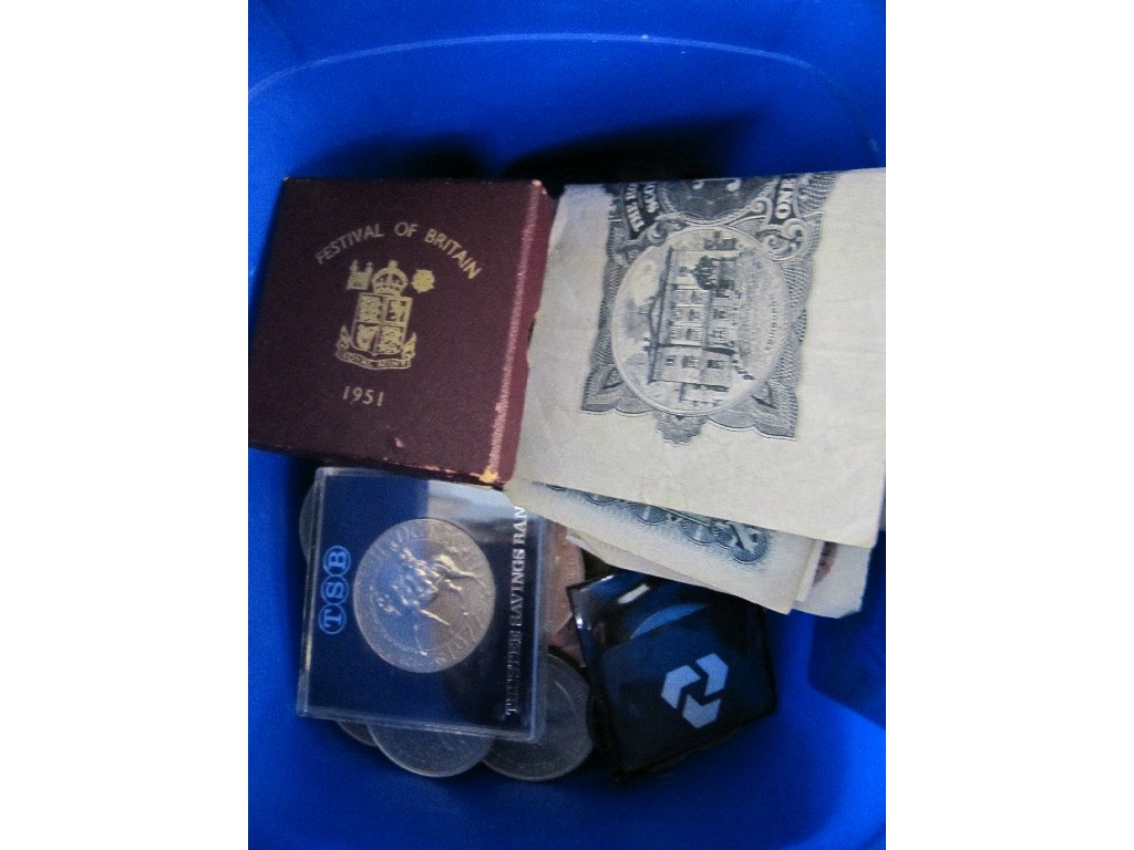 Appraisal: Box of assorted coins and banknotes