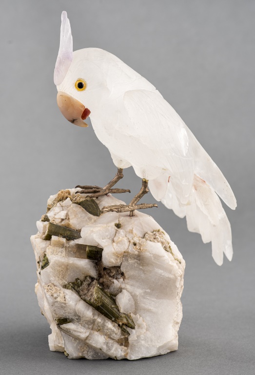 Appraisal: LAPIDARY CARVED MINERAL SPECIMEN OF A PARROT Lapidary carved mineral