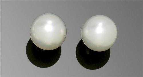 Appraisal: PEARL CLIP EARRINGS White gold Very fancy clip earrings stud