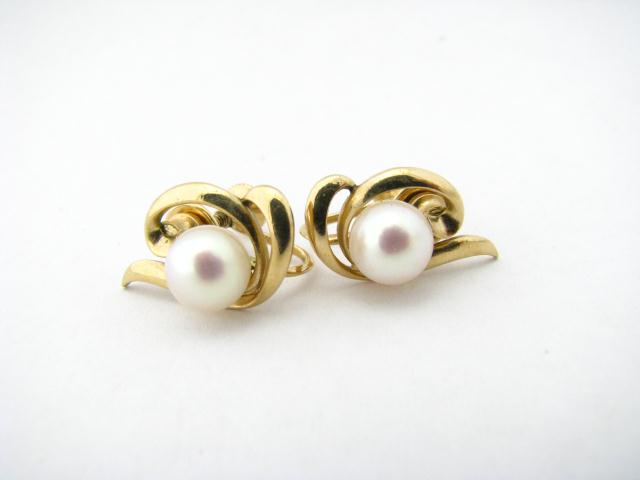 Appraisal: A Pair of Vintage Mikimoto Earrings in K Yellow Gold