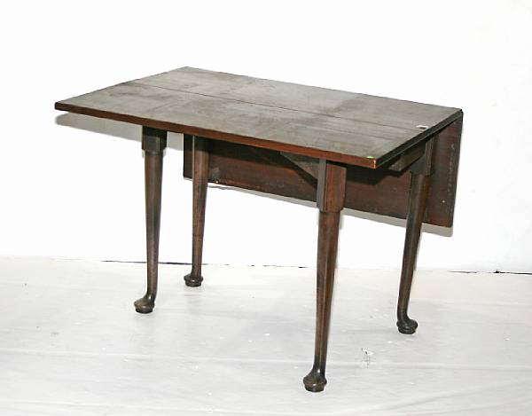 Appraisal: A George II mahogany drop leaf table second quarter th