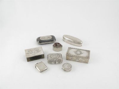 Appraisal: Six various small boxes and a plated example with a