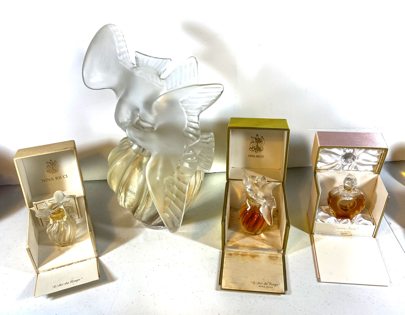 Appraisal: PIECE LALIQUE PERFUME Vintage Nina Ricci L' Air Du Temps