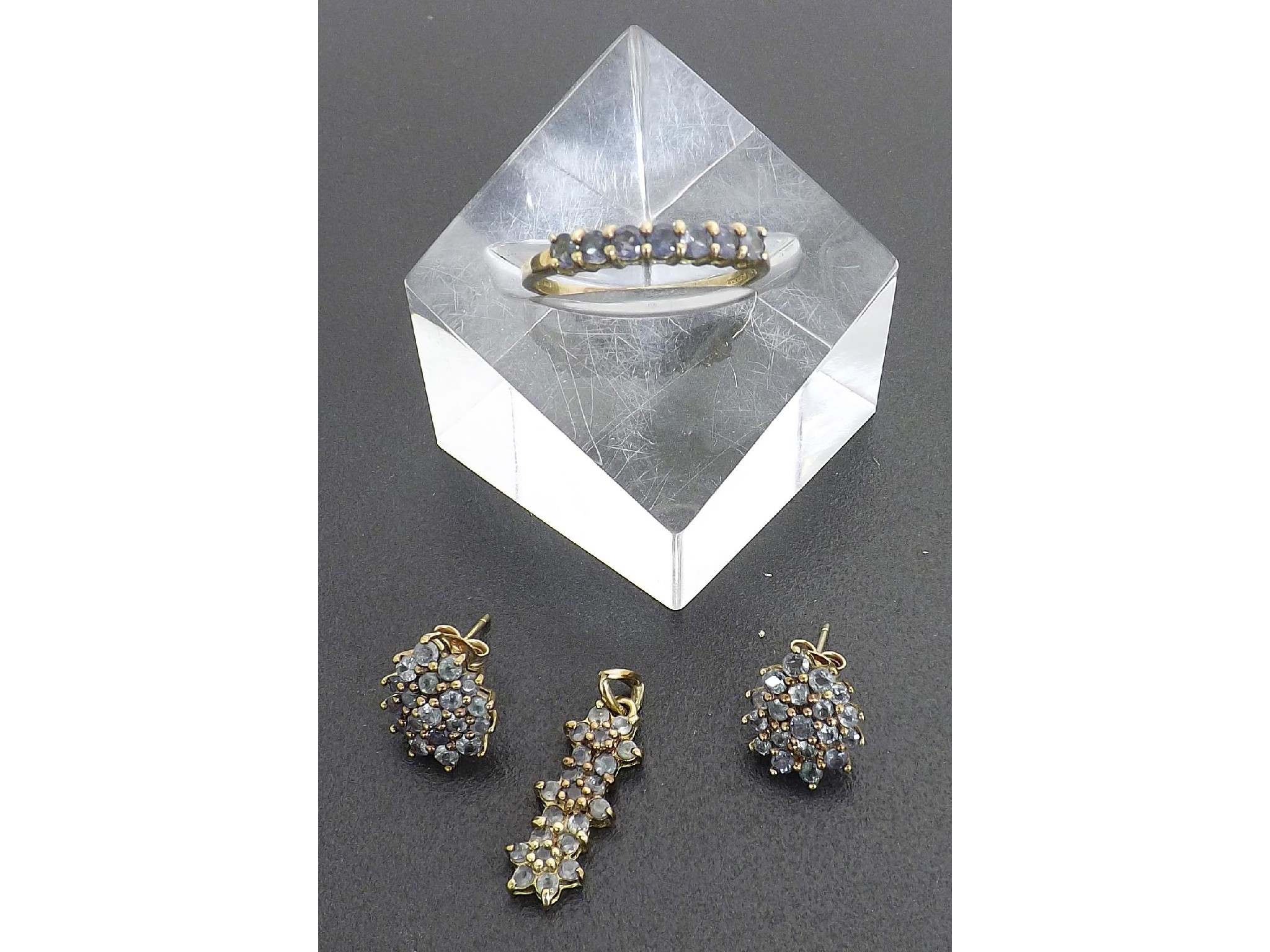 Appraisal: ct suite of stone set jewellery to include a pair