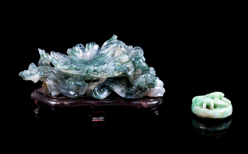 Appraisal: A Chinese Green Quartz Lotus-Form Brush Washer Length in cm