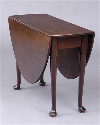 Appraisal: QUEEN ANNE MAHOGANY DROP LEAF TABLE The top with bowed