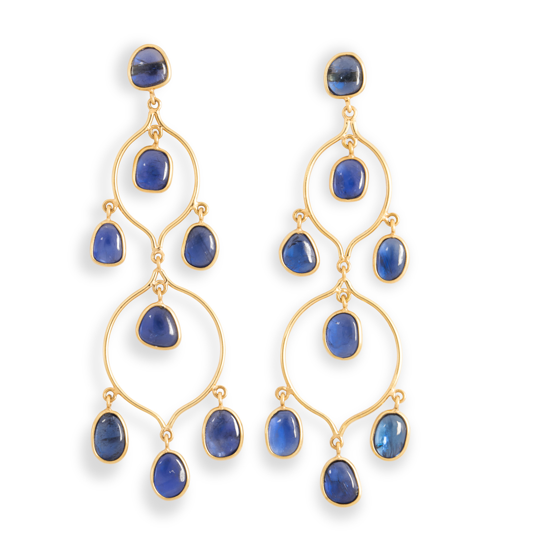 Appraisal: A PAIR OF SAPPHIRE AND EIGHTEEN KARAT GOLD EARRINGS A