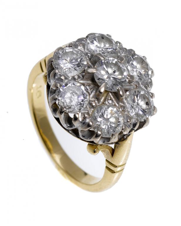 Appraisal: A DIAMOND SEVEN-STONE CLUSTER RING with evenly sized round brilliant