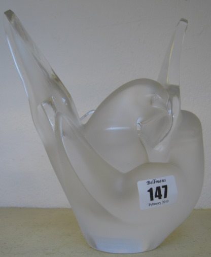 Appraisal: A modern Lalique 'dove' clear and frosted glass spill vase