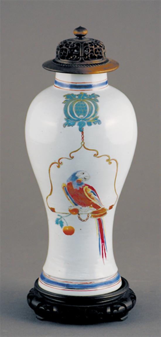 Appraisal: Chinese Export porcelain vase circa rare Pronck design of parrots