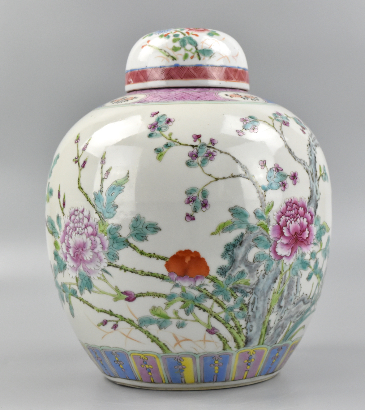 Appraisal: A Chinese famille rose jar with a pink floral theme