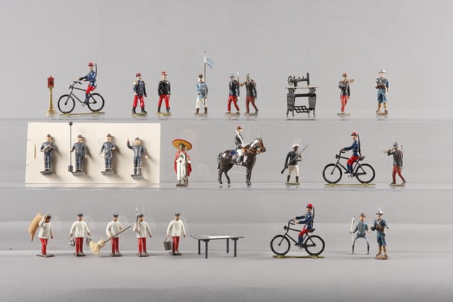 Appraisal: Lot of Mignot figures representing French bicyclists artillerymen engineers and