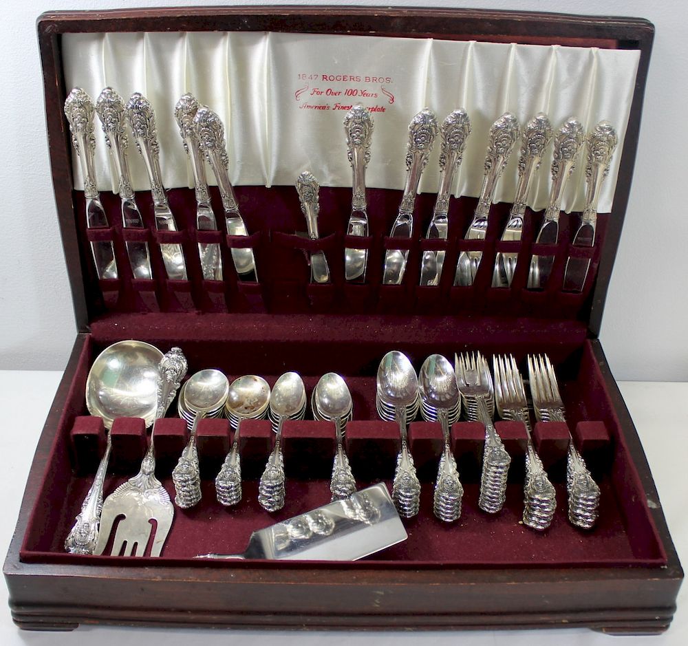 Appraisal: STERLING Wallace Sir Christopher Flatware Set Includes round bowl cream