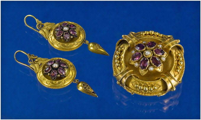 Appraisal: Victorian Gold Demi Parure Comprising A Moulded Gold Circular Brooch